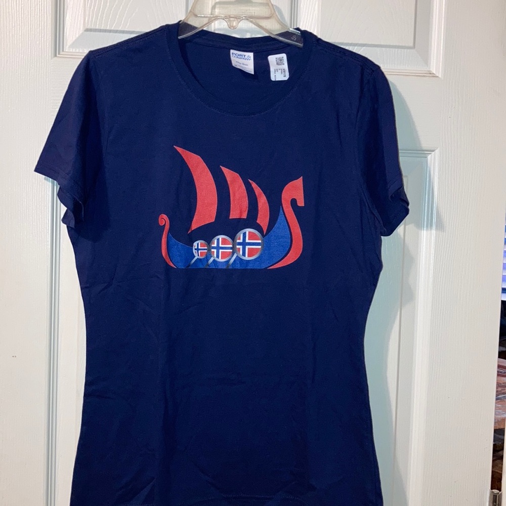 NWT Norwegian Viking Ship t-shirt.